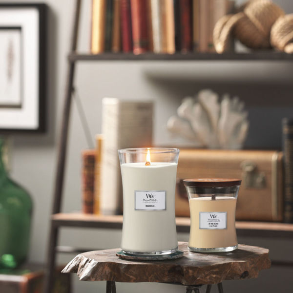 Picture of Magnolia- Large | Woodwick